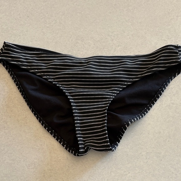 Xhilaration Bikini Bottom - Picture 1 of 2